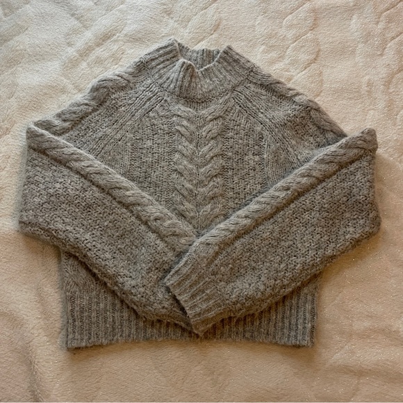 Aritzia Sweaters - Aritzia Sunday Best Melly Sweater